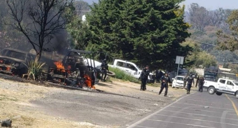 ENFRENTAMIENTO EN MICHOACÁN: HIEREN DE GRAVEDAD A TRES POLICÍAS ESTATALES Y ABATEN A DOS AGRESORES