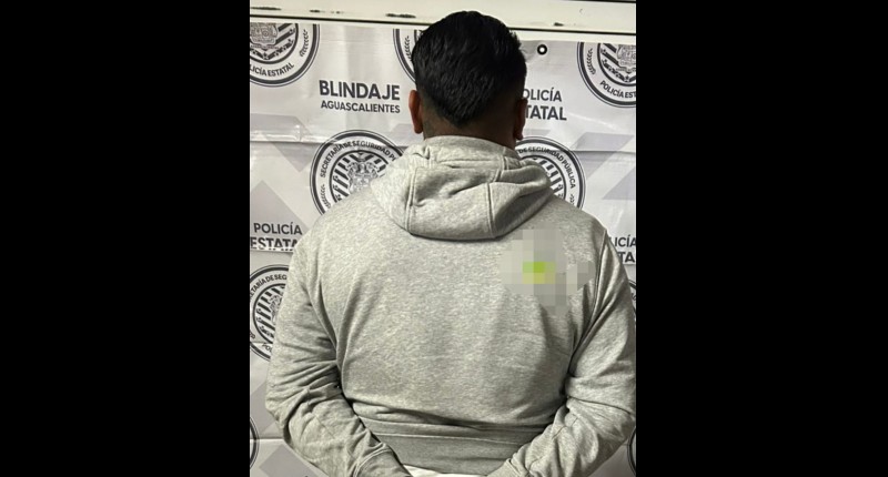 DETIENEN EN AGS A PAREJA PROVENIENTE DE CDMX A BORDO DE VEHÍCULO ROBADO