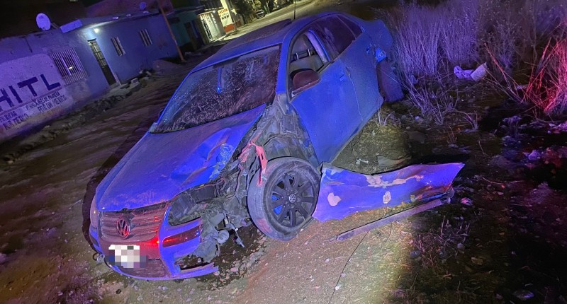 VEHÍCULO CHOCÓ CONTRA UN POSTE EN BOULEVARD GUADALUPANO,EN AGS