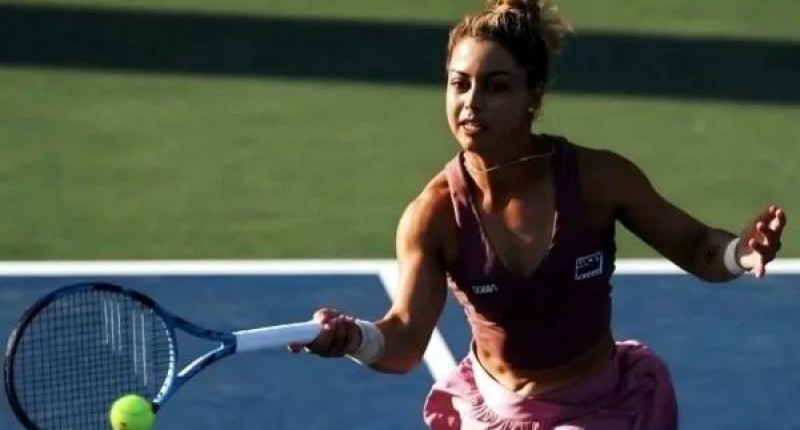 RENATA ZARAZÚA AVANZA EN EL MIAMI OPEN