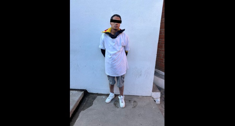 POLICÍA MUNICIPAL DETIENE A JOVEN SEÑALADO DE ROBAR UNA MOTOCICLETA EN VILLA LOMA DORADA, AGS