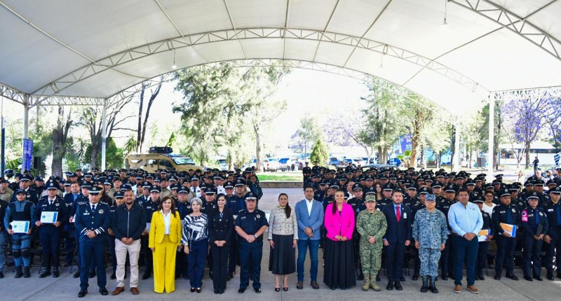 TERE JIMÉNEZ RECONOCE A POLICÍAS QUE BLINDAN LA PAZ EN AGUASCALIENTES