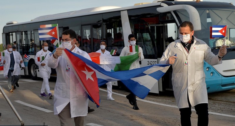 GOBIERNO DE MÉXICO SEGUIRÁ CONTRATANDO MÉDICOS CUBANOS