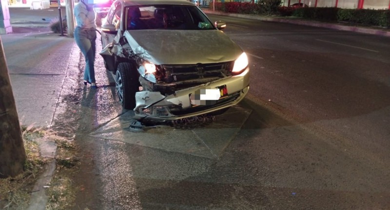 Y ANOCHE BELÉN EBRIA ALCANZÓ A DAVID EN BOULEVARD A ZACATECAS