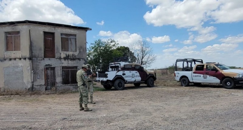 ASEGURAN SIETE EXPLOSIVOS IMPROVISADOS EN EL INTERIOR DE UNA CAMIONETA ABANDONADA EN TAMAULIPAS