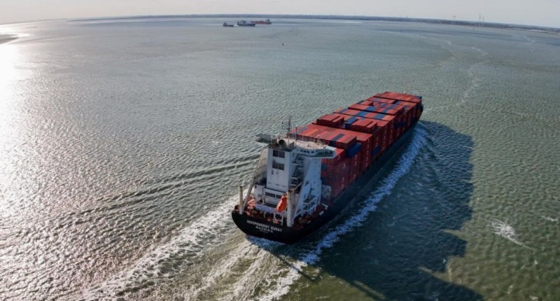 TRUMP ANUNCIA QUE EE.UU. TOMARÁ EL CONTROL DEL ESTRECHO DE ORMUZ