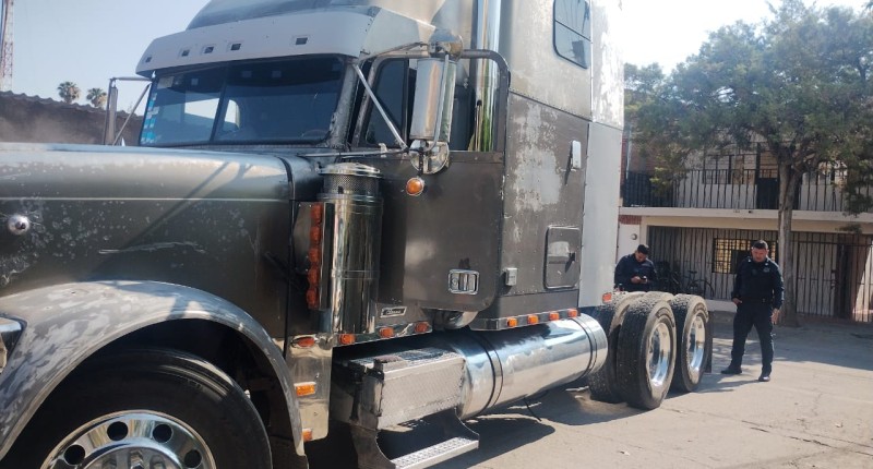 TRAILERO CARGÓ 32 MIL PESOS EN DIESEL EN MONTORO, AGS, Y SE DIO A LA FUGA; POSTERIORMENTE FUE LOCALIZADO Y DETENIDO