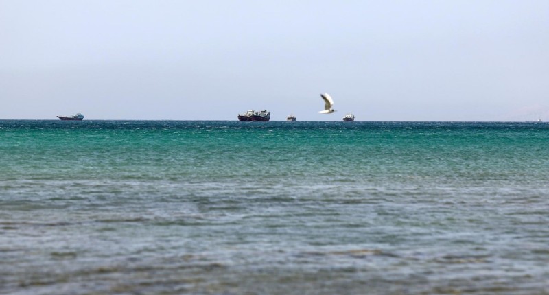 IRÁN REABRE EL ESTRECHO DE ORMUZ; TRUMP MANTENDRÁ SU BLOQUEO NAVAL