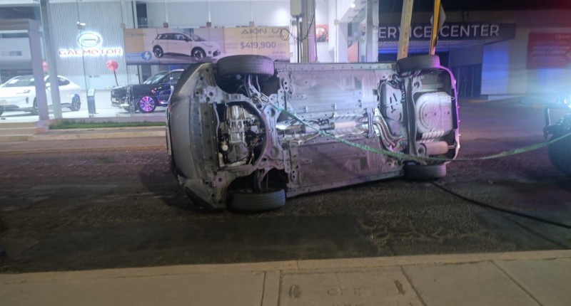 SE REGISTRÓ VOLCADURA EN AVENIDA AGUASCALIENTES