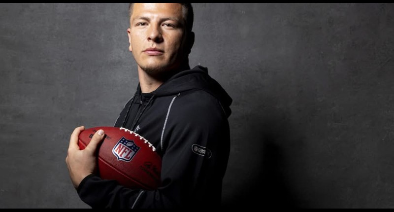 DIEGO PAVIA, QUARTERBACK DE ASCENDENCIA MEXICANA FIRMA CON LOS CUERVOS DE BALTIMORE 