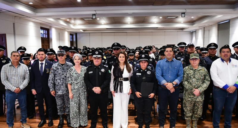ENTREGAN RECONOCIMIENTOS A POLICÍAS DE AGUASCALIENTES POR SU LABOR, MÉRITO Y RESULTADOS A FAVOR DE LA SEGURIDAD  