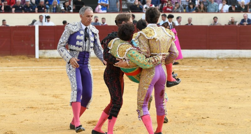 TORERO ESPAÑOL ALBERTO DURÁN SUFRIÓ GRAVE CORNADA EN ZONA TESTICULAR EN MADRID