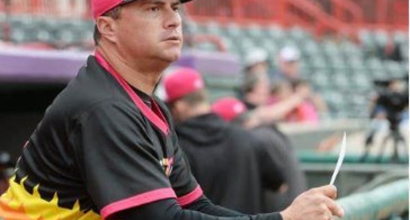 MANAGER MEXICANO GABE ÁLVAREZ ES DESPEDIDO DE LA FILIAL AAA DE LOS TIGRES DE DETROIT POR ENVIARLE UN MENSAJE INAPROPIADO A UNA COMPAÑERA