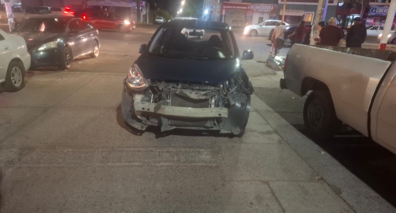 IMPRUDENTE CONDUCTORA PROVOCA ACCIDENTE CONTRA MOTOCICLISTA EN EL MORELOS I, AGUASCALIENTES