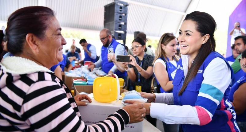 TERE JIMÉNEZ, CELEBRÓ A MADRES DE FAMILIA EN LOS MUNICIPIOS DE AGS A QUIENES ENTREGÓ REGALOS