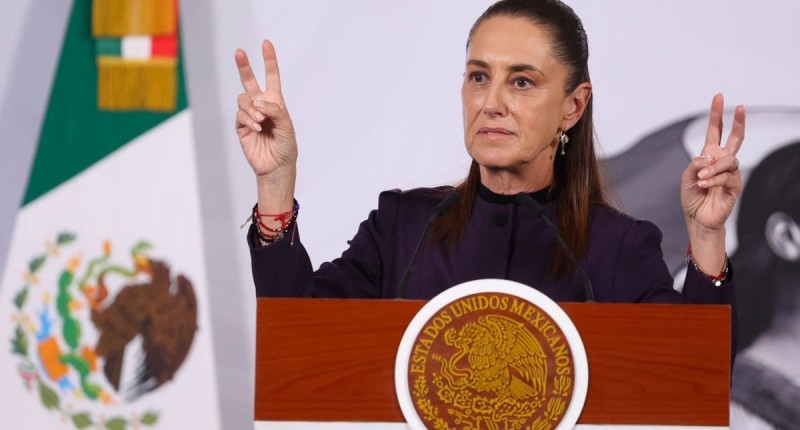 SHEINBAUM CONFIRMA QUE UIF CONGELÓ CUENTAS A 10 FUNCIONARIOS SEÑALADOS POR EE. UU. | VIDEO 