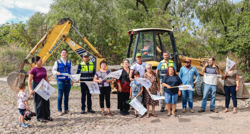 ARRANCA GOBIERNO DE CALVILLO OBRAS EN LA CALLE DIAMANTE 