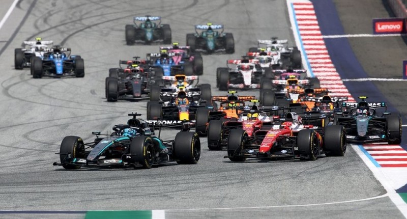 GEORGE RUSSELL CONQUISTA EL GP DE AUSTRIA TRAS GANARLE LA BATALLA A MAX VERSTAPPEN Y KIMI ANTONELLI