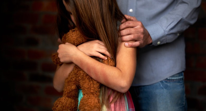 SALE EN AGS A LA LUZ CASO DE JOVEN CUYO PADRE LA VIOLÓ DURANTE CASI UNA DÉCADA Y LA EMBARAZÓ EN VARIAS OCASIONES 
