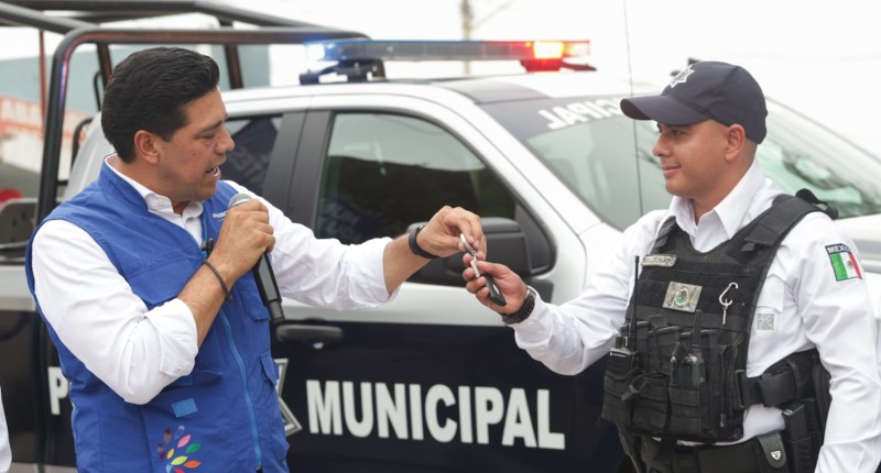 ENTREGA ALCALDE DE AGS, LEO MONTAÑEZ, NUEVAS PATRULLAS PARA NORIAS DE OJOCALIENTE Y VISTAS DE ORIENTE