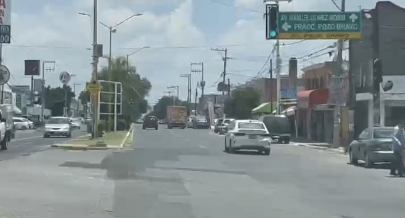 VIDEO| CONDUCTORES EXIGEN REPOSICIÓN DE SEMÁFORO EN AV. CONSTITUCIÓN TRAS SER REMOVIDO DURANTE LAS ÚLTIMAS LLUVIAS