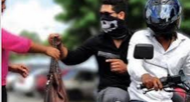 MUJER FUE VÍCTIMA DE UN VIOLENTO ROBO EN EL CEDAZO