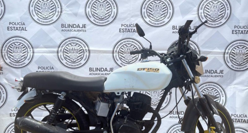 POR ALTERACIONES EN LOS NÚMEROS DE SERIE, POLICÍAS DEL MANDO COORDINADO DE AGS ASEGURAN TRES MOTOCICLETAS EN ASIENTOS, TEPEZALÁ Y JESÚS MARÍA