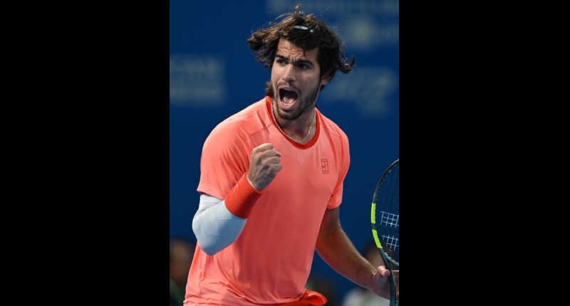 ALCARAZ GANA EN SU DEBUT EN EL TORNEO DE TOKIO; NISHIKORI SE RETIRA DEL TENIS