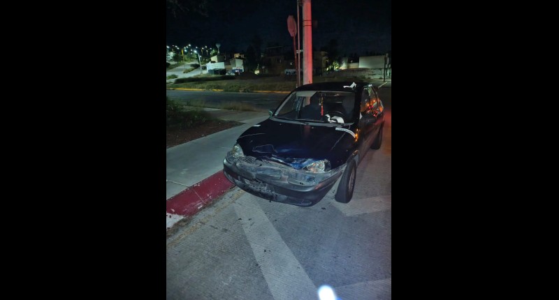 POLICÍA VIAL ATIENDE ACCIDENTE ENTRE VEHÍCULO Y MOTOCICLETA EN MUJERES ILUSTRES